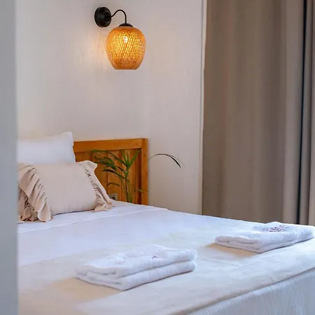 Hatica By Fora Alacati מלון